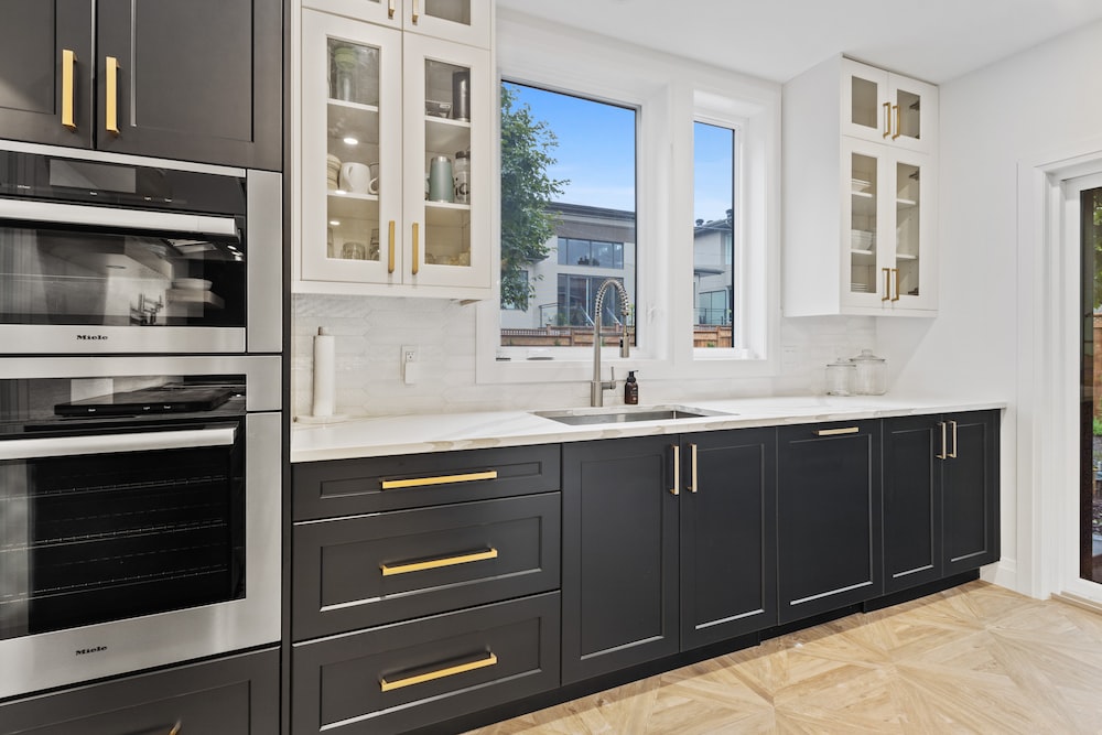 Custom Cabinetry: Enhancing Your Home’s Aesthetic and Functionality